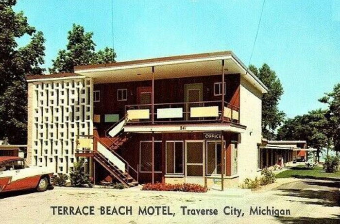Terrace Beach Motel - Old Postcard (newer photo)